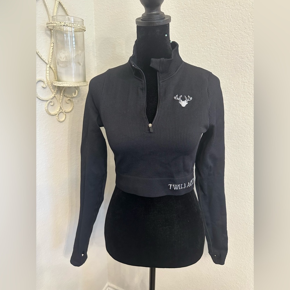 Black Quarter-Zip Activewear Crop Top with Embroidered Logo-NWOT
